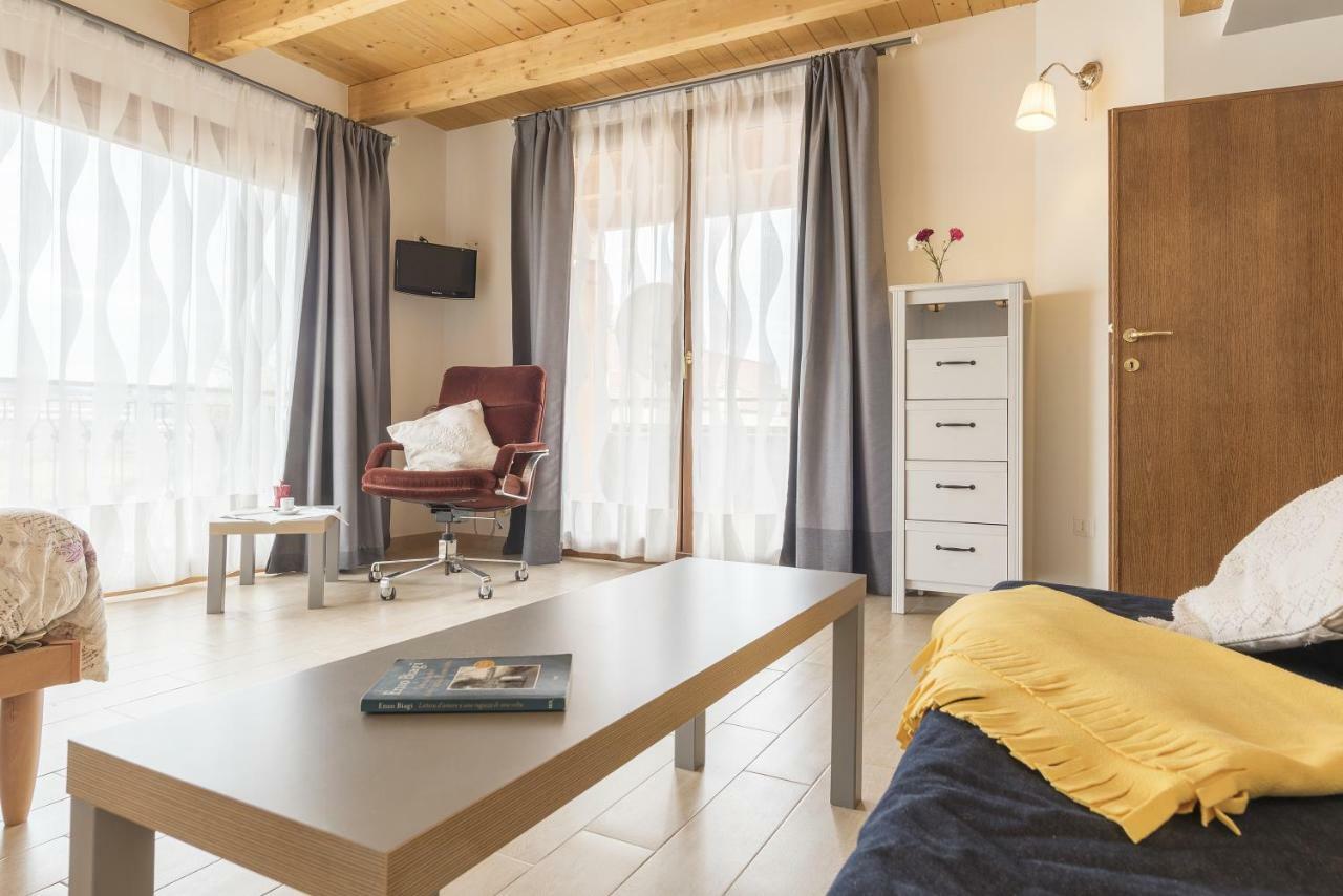 Peperino Attic Flat Apartment Ciampino Exterior photo